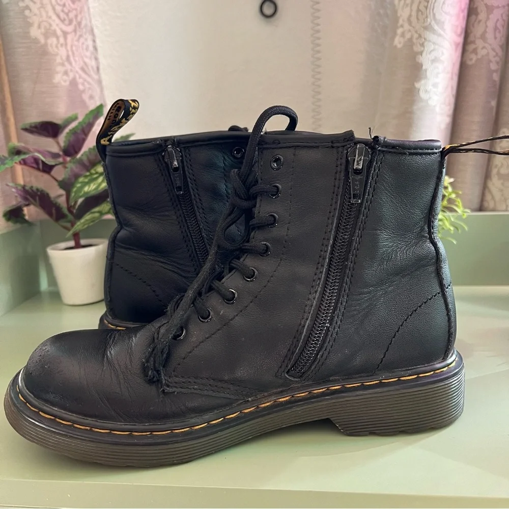 Dr. Martens 1460 J Black Leather Lave Up Boots Size 3